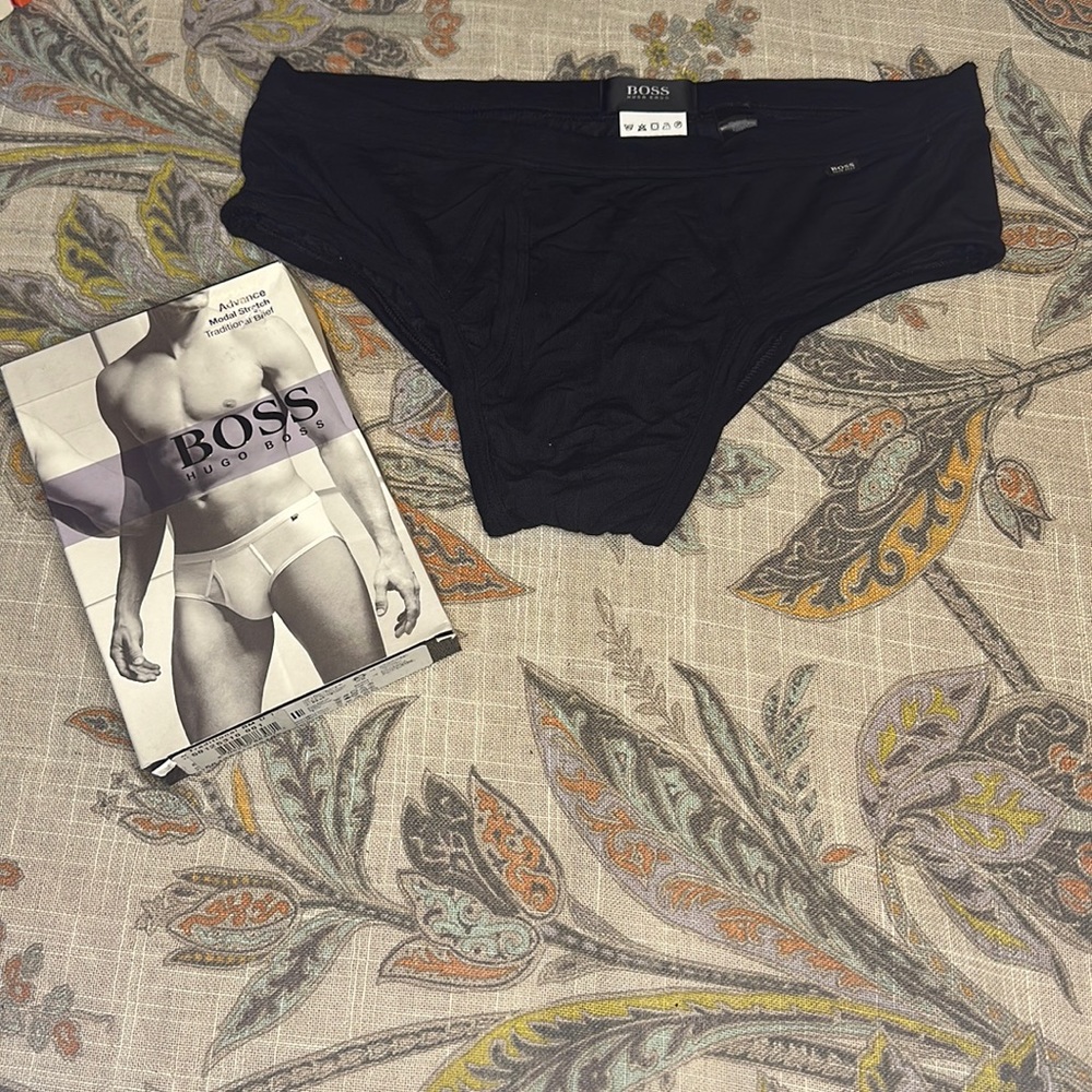 🆕Boss Black Briefs size small